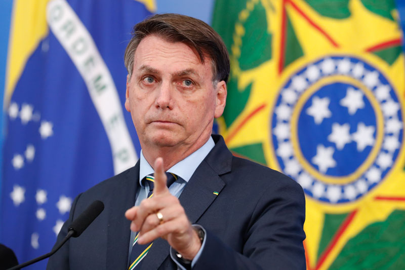 Reprovação de Bolsonaro na crise é alta mesmo entre os que recebem auxílio